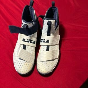 Men’s basketball shoes size 15